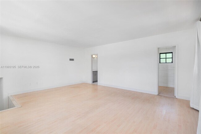 Building Photo - 7531 Beach View Dr