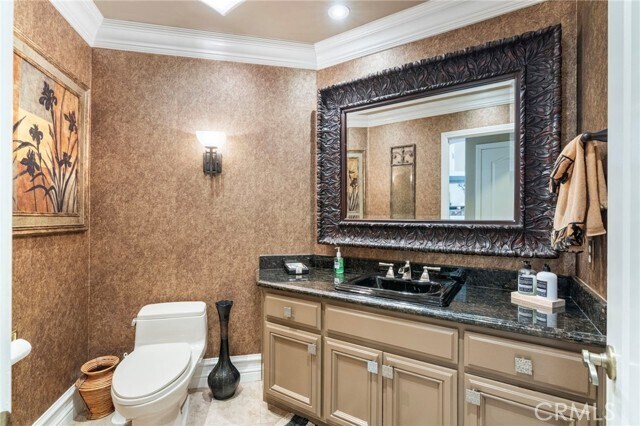 Building Photo - 6216 Greenbrier Dr
