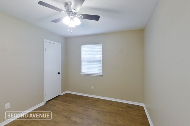 Building Photo - 2204 Carywood Dr