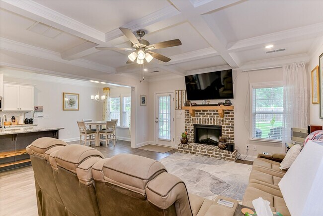 Building Photo - 6051 Big Pond Trl