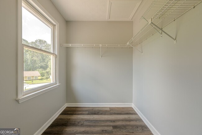 Building Photo - 5458 Winslow Crossing N