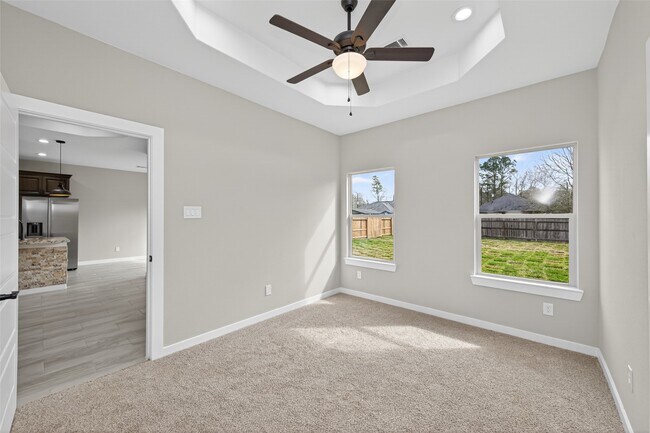 Building Photo - 1107 Lyle W Ave