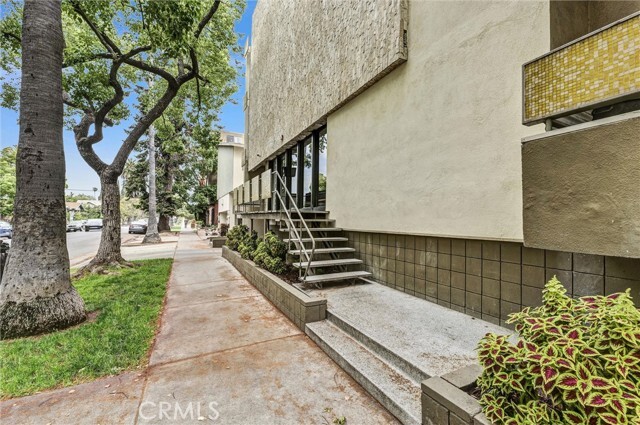 Building Photo - 320 S Gramercy Pl