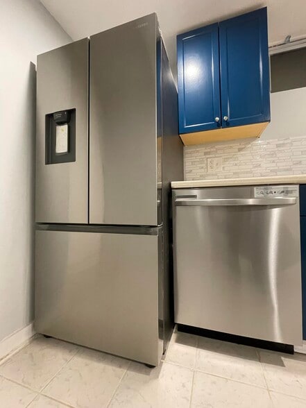 Building Photo - 94 5th St