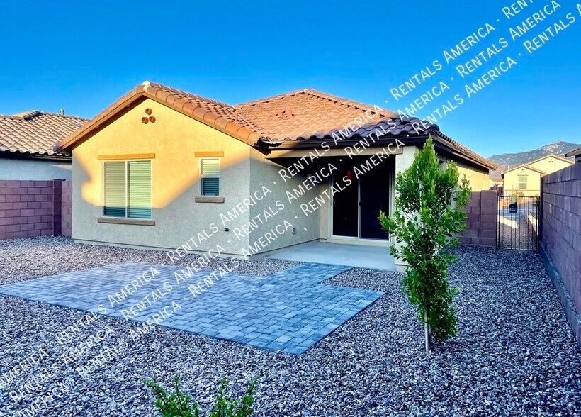 Building Photo - 7936 S Golden Bell Dr