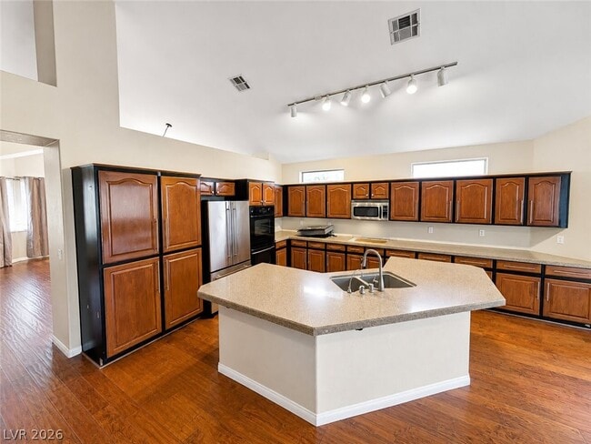 Building Photo - 1108 Ventura Hills St