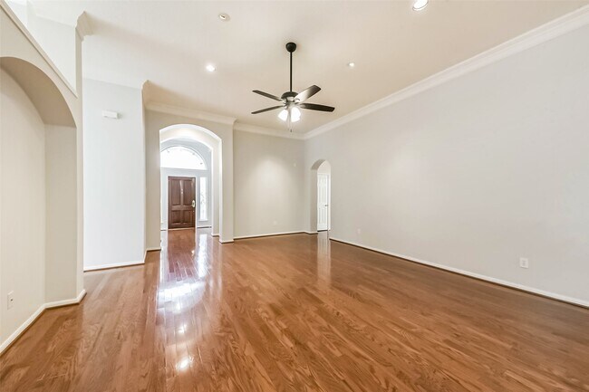 Building Photo - 14610 Farrawood Dr