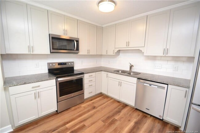 Building Photo - 110 Riverwalk Cir