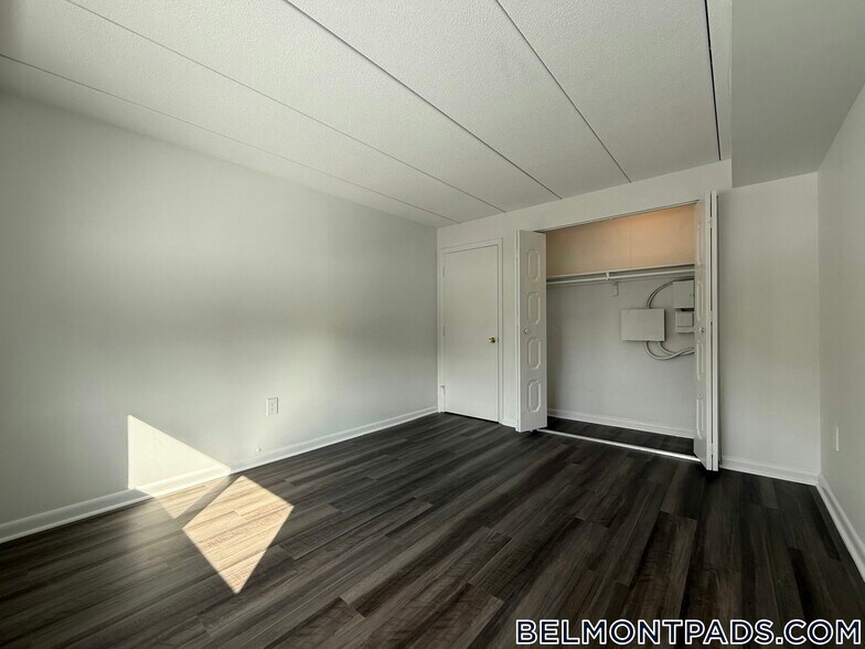 Building Photo - 55 Hill Rd