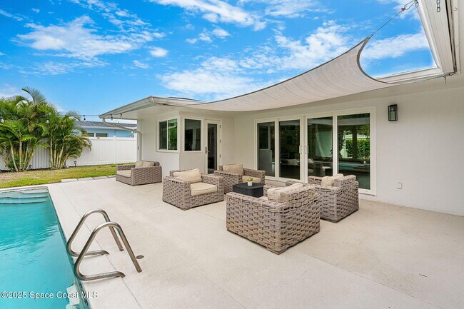 Building Photo - 408 Penguin Dr