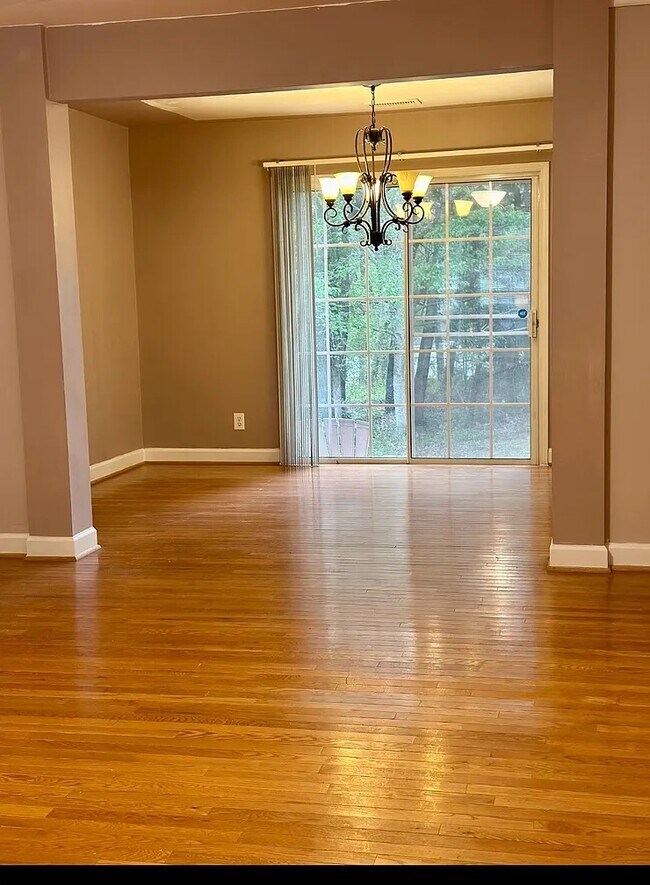 Building Photo - 2130 Mallard Green Pl