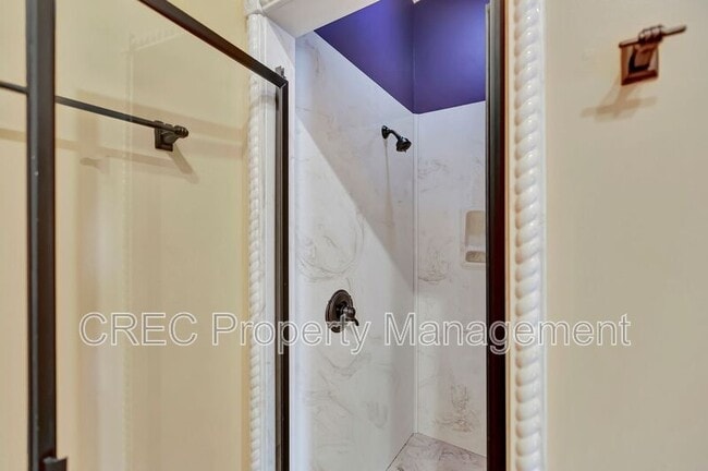 Building Photo - 1392 Eden Rd