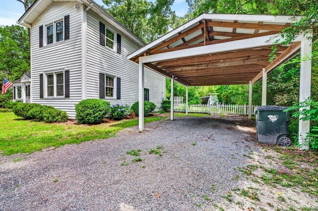 Building Photo - 117 Pine Grove Ave