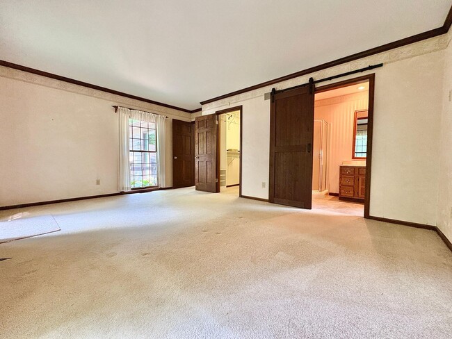 Building Photo - 21485 Wallen Dr