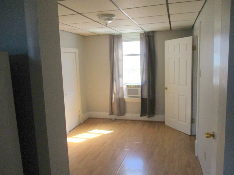Building Photo - 1111 Lenz Ave