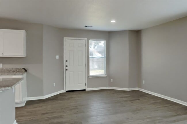 Building Photo - 6423 Lily Hollow Ct