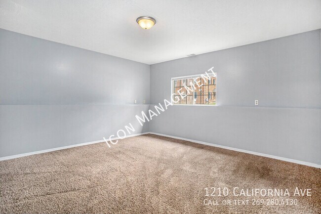 Building Photo - 1210 California Ave