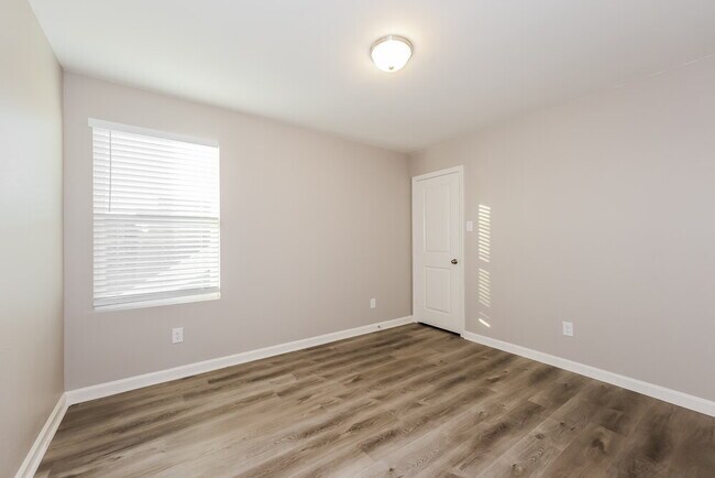 Building Photo - 10313 Castle Lyons Ln