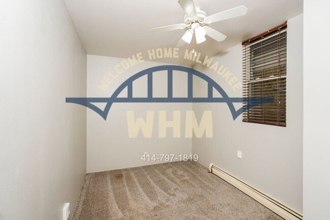 Building Photo - 3650A E Barnard Ave