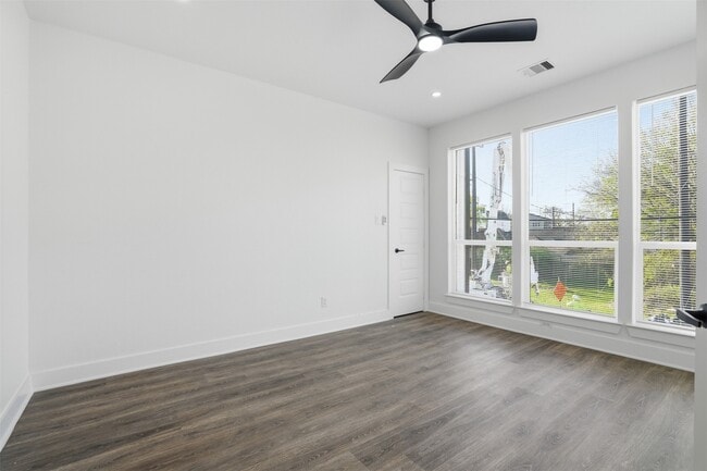 Building Photo - 3411 Nance St