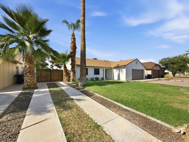 Building Photo - 3 Bedroom Home In Heart of Chandler for Rent