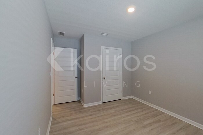 Building Photo - 4660 Malay Cir