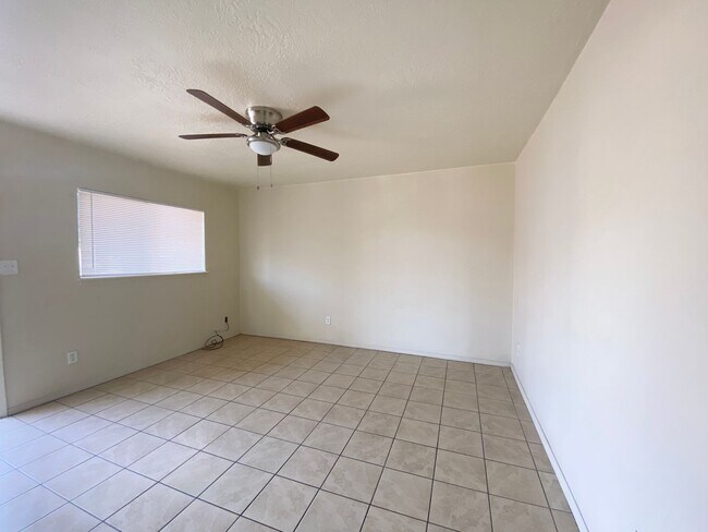 Building Photo - Nice two bedroom close to NMSU!