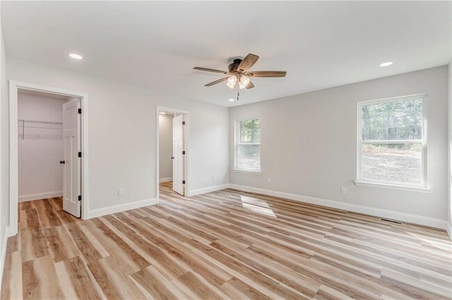 Building Photo - 22 Earls Way