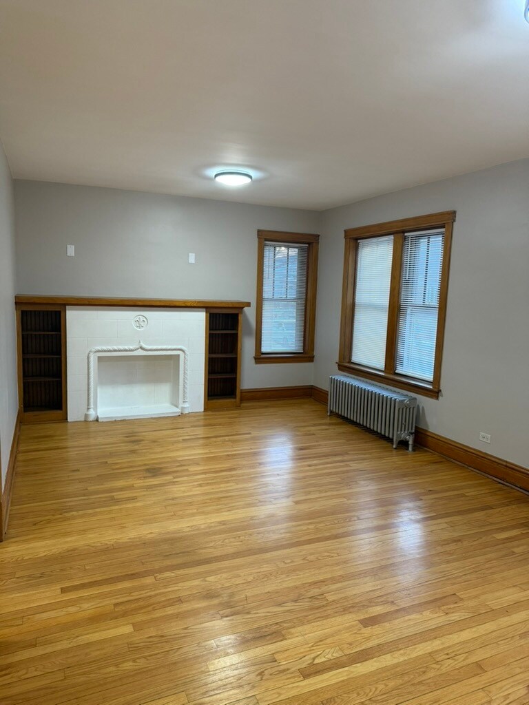 Building Photo - 5545 N Luna Ave