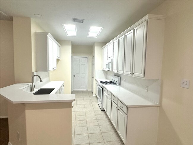 Building Photo - 254 Liriope Ct