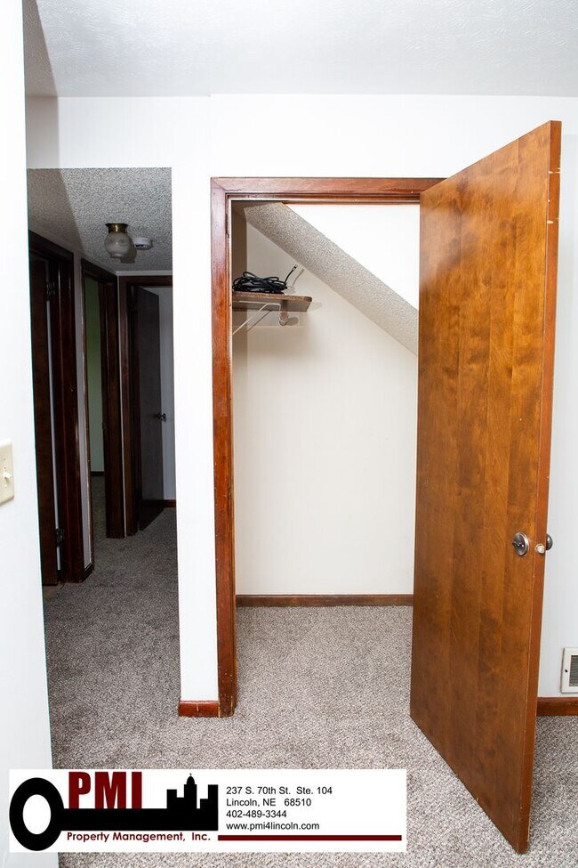 Building Photo - 3800/3802 Keith Cir