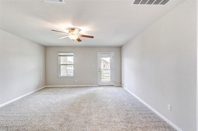 Building Photo - 218 Glass Mountains Wy