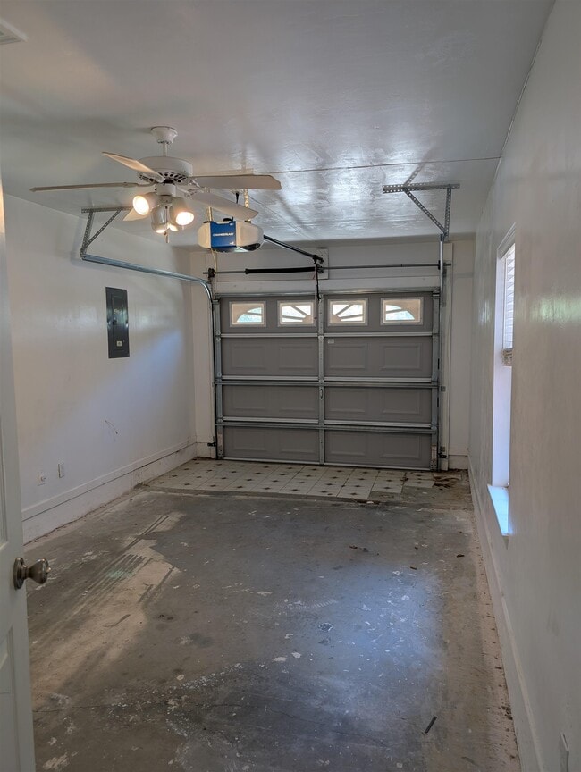 Building Photo - 3136 Layla St