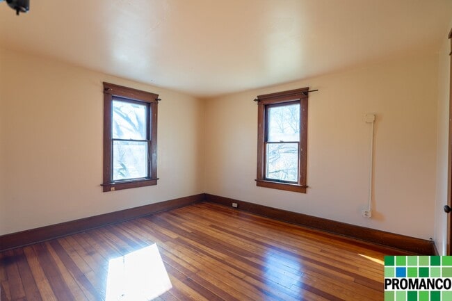 Building Photo - Southern Style Charming 3-Bedroom Farmhouse