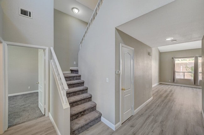 Building Photo - One-of-A-Kind 2 Story, 3 Bedroom with 3 Full Baths Home in the Heart of Summerlin!