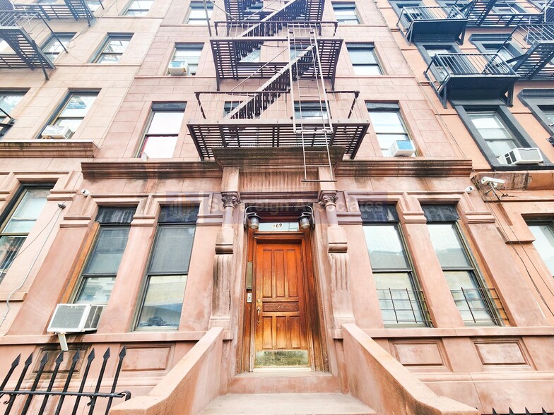 Building Photo - 169 E 102nd St