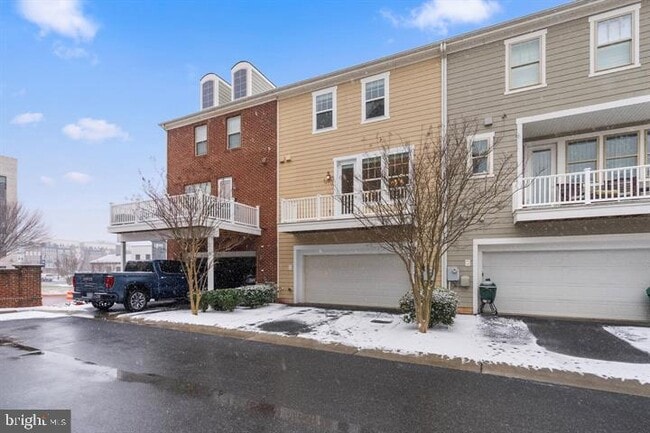 Building Photo - 722 Crown Park Ave