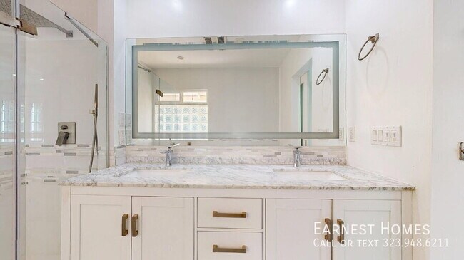 Building Photo - 19022 Sylvan St