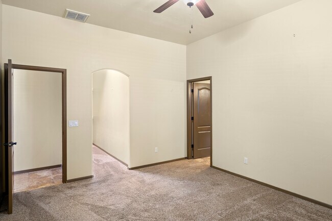Building Photo - 3950 Agua De Vida Dr