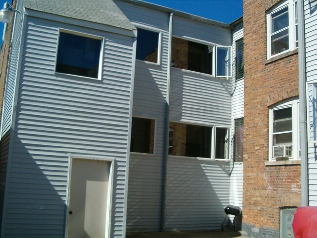 Building Photo - 6201-6203 S Troy St