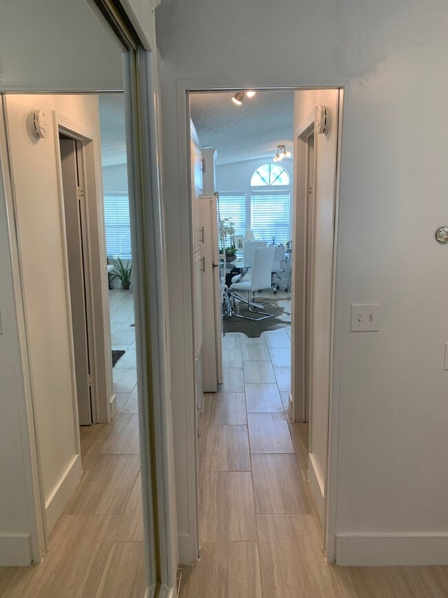 Building Photo - 55 Boca Chica Rd