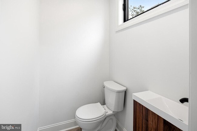 Building Photo - 321 S 3rd St