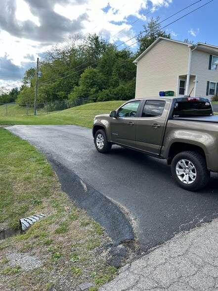 Paved driveway - 420 Village Ln