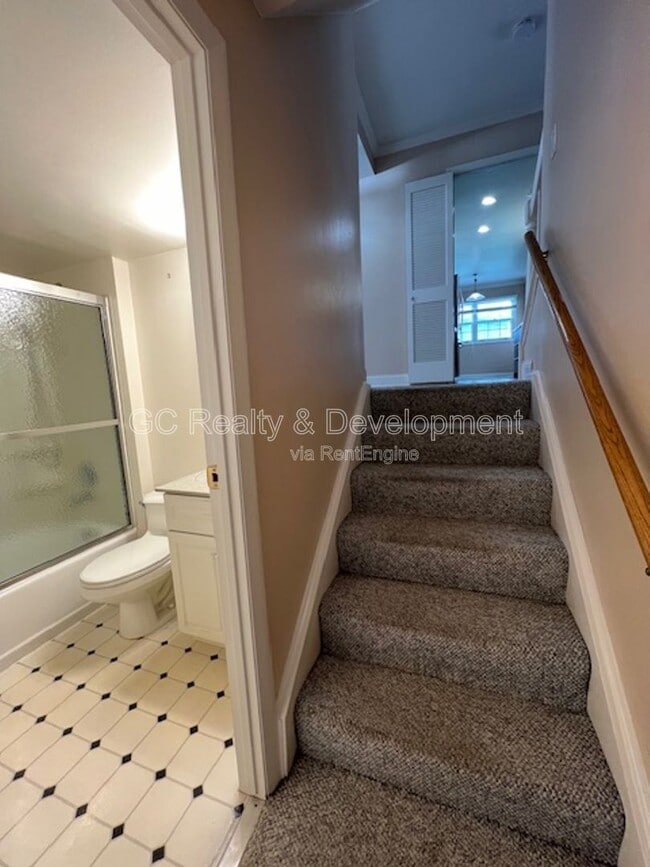 Building Photo - 1540 Edgefield Ln