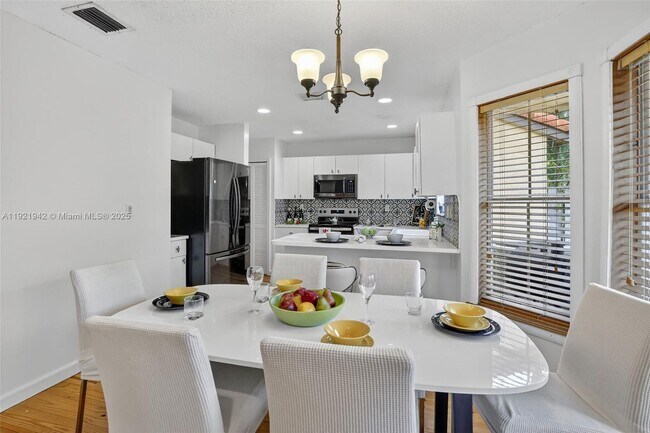 Building Photo - 14076 S Forest Oak Cir