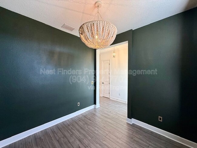 Building Photo - 119 Martha Ct.