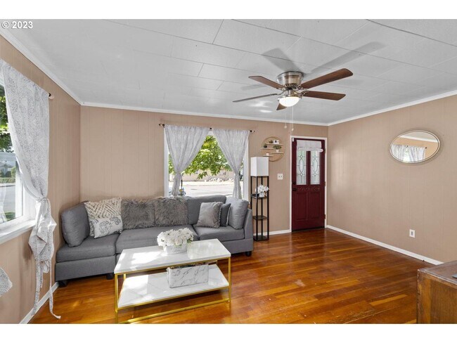 Building Photo - 3Bd/1Ba Mid Century Home In Canby~ A/C, 2 Additional Storage, and Spacious Yard!!!