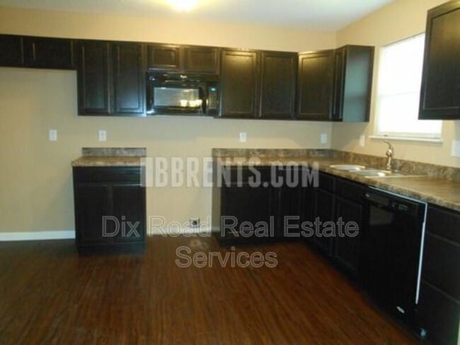Building Photo - 450 Sharp Ct
