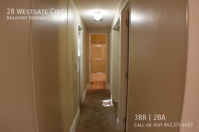Building Photo - 28 Westgate Cir