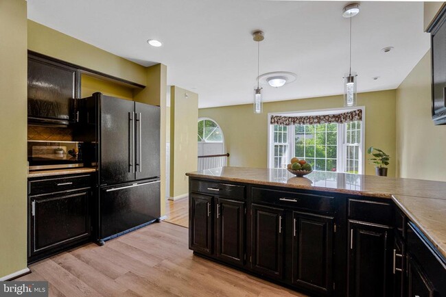 Building Photo - 4638 Luxberry Dr